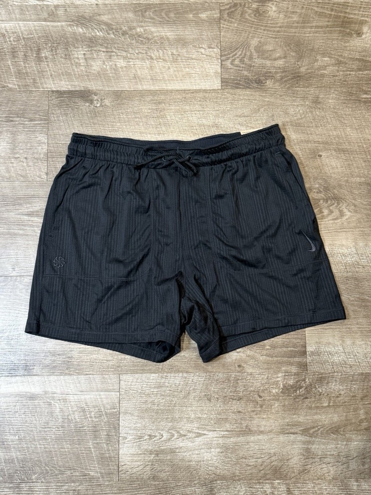 NWT Nike Men's Yoga Dri-FIT 5