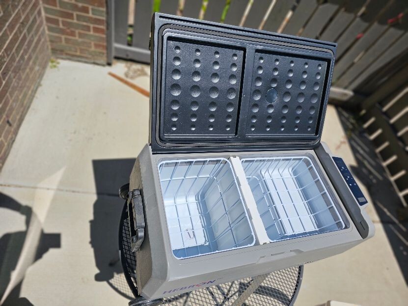 Portable 33 quart Refrig/Freezer, AC/DC Brand New