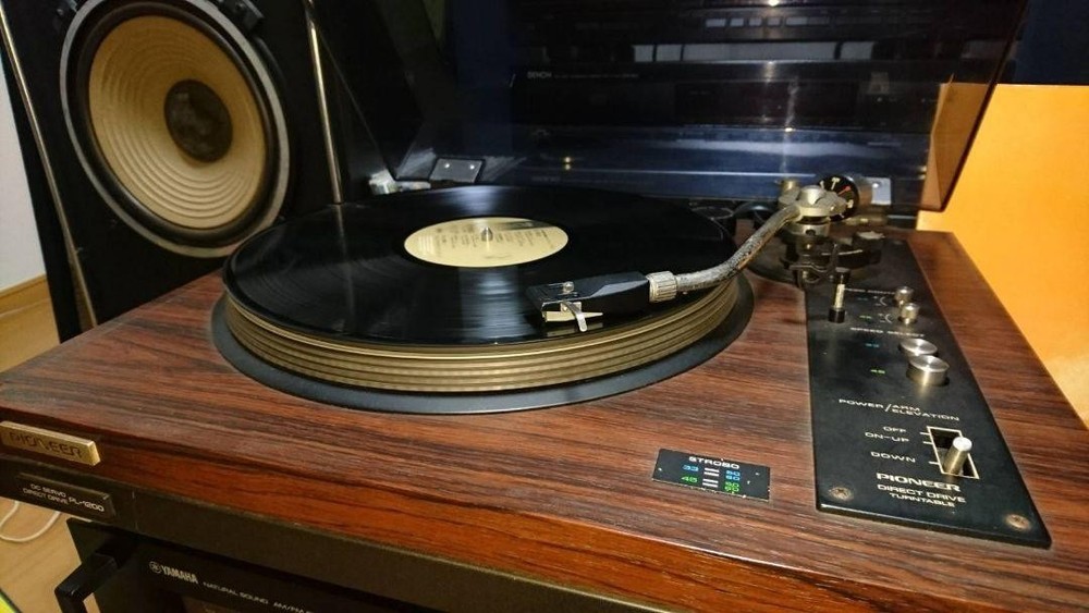 Pioneer PL-1200 Turntable 33 45 RPM with Cartridge Fully Functional