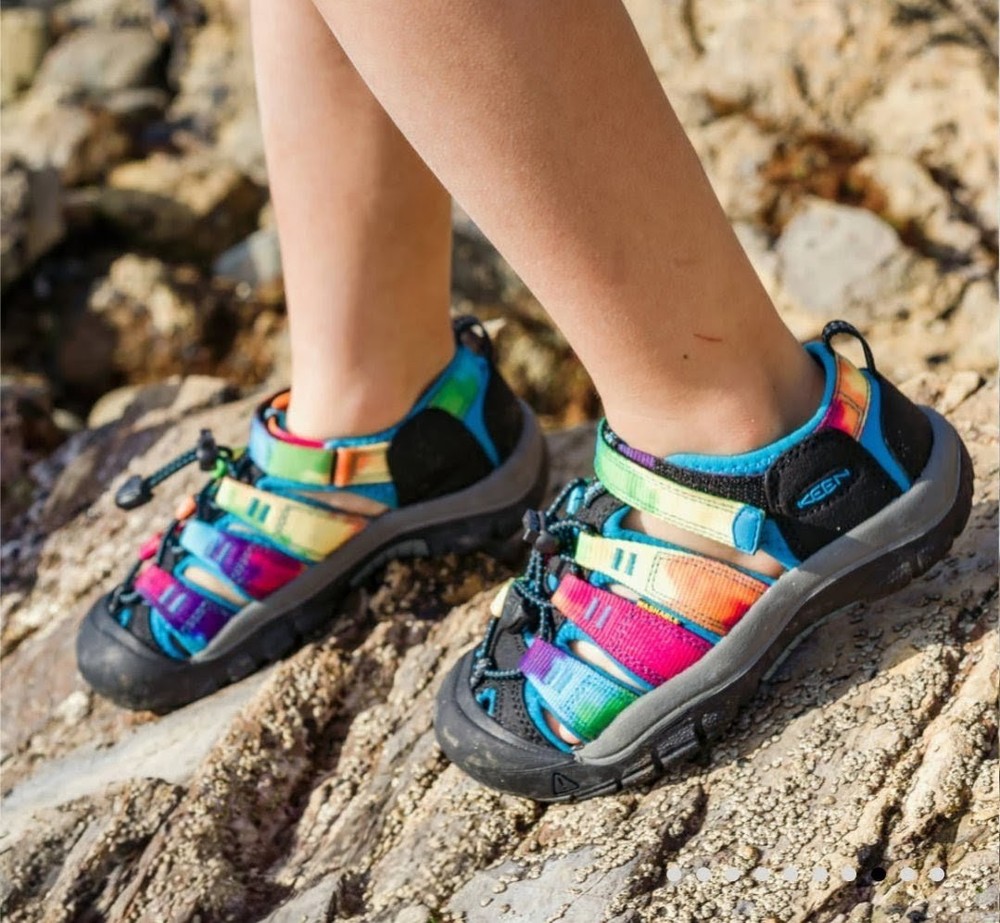 Keen Newport H2 Big Kids Size 1 Black Rainbow Tie Dye  Sandals Water Shoes
