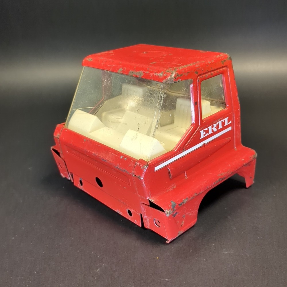 ERTL Semi Cab Body Windows Interior Fire Red Structo Turbine