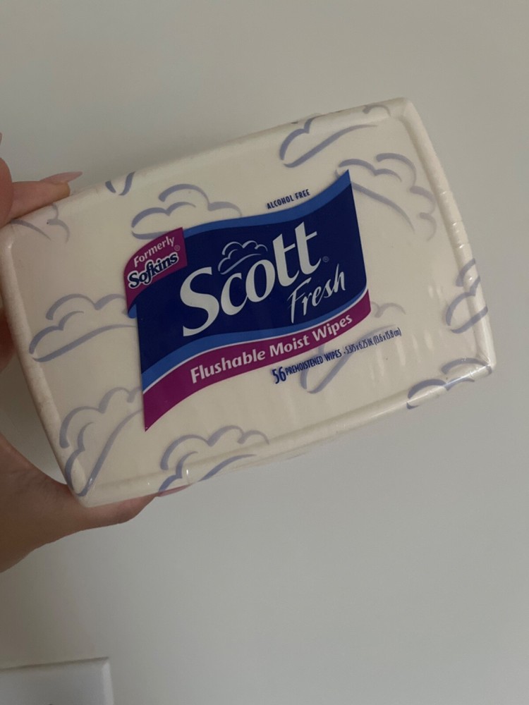 Brand New 1996 Vintage Scott Wipes (factory sealed)