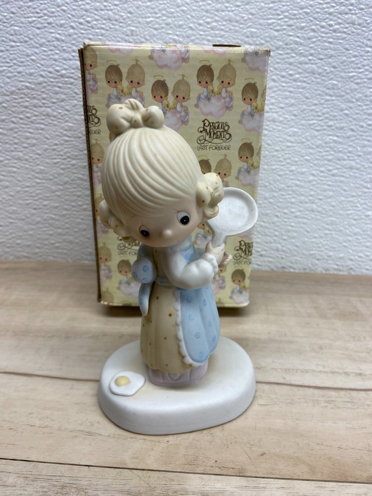 Vintage 1979 Precious Moments Eggs Over Easy Porcelain Figurine E-3118 Collectible