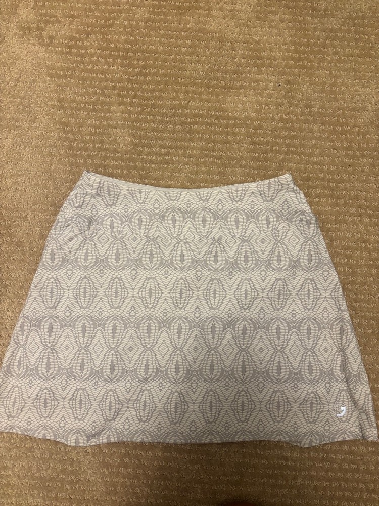 Foray Golf Women’s White golf skirt Size Small