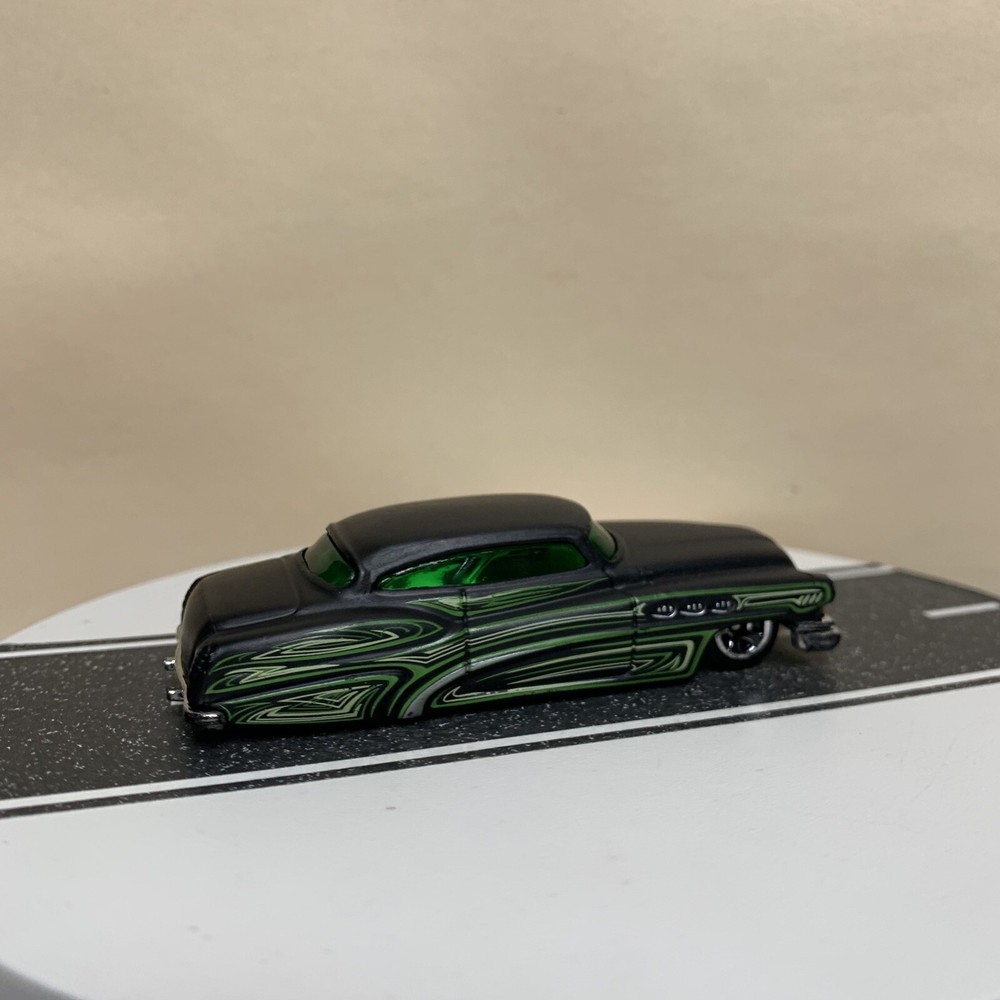 2011 Hot Wheels HW Hot Rods So Fine 1951 Buick Roadmaster Chopped Black/Green NM