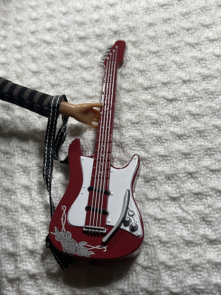 Vintage Bratz Barbie DOLL SIZE 1:6 Rocker Band Red Rose Guitar instrument BD2
