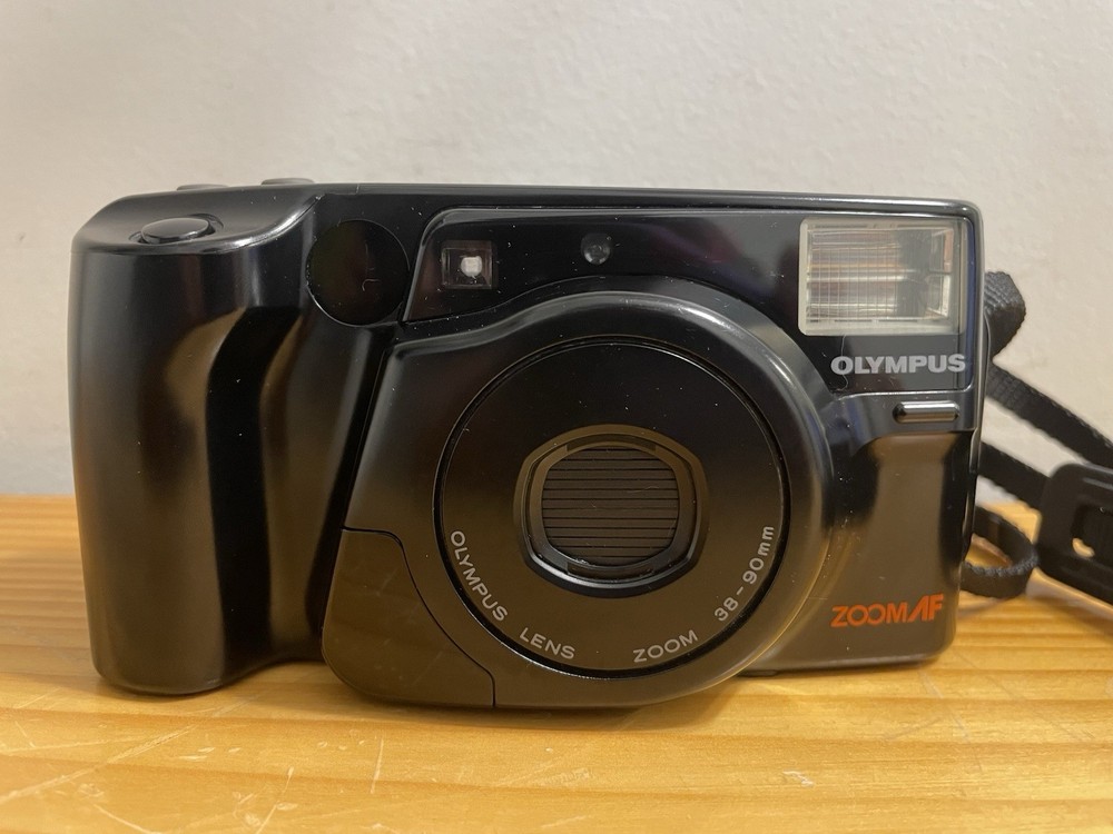 Olympus Infinity Zoom 230 35mm Point & Shoot Film Camera W Strap Tested Working
