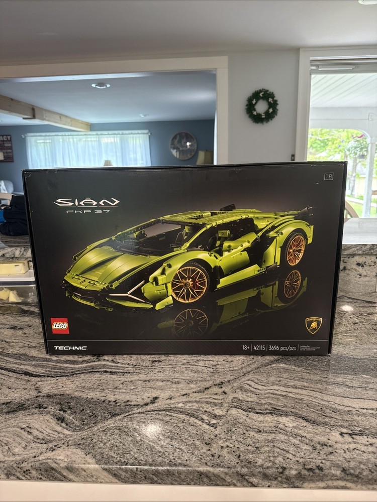 Untouched Technic Lego Lamborghini Sian