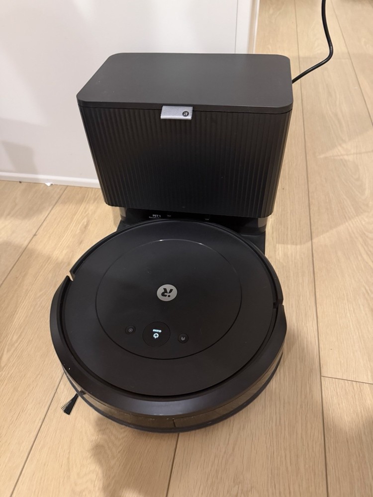 iRobot Roomba Vac 2 Essential Robot + AutoEmpty Dock Station Robot Vacuum