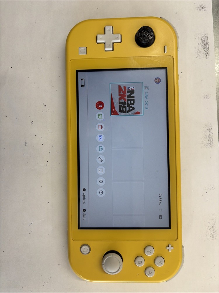Nintendo Switch Lite 32GB Console - Works Worn