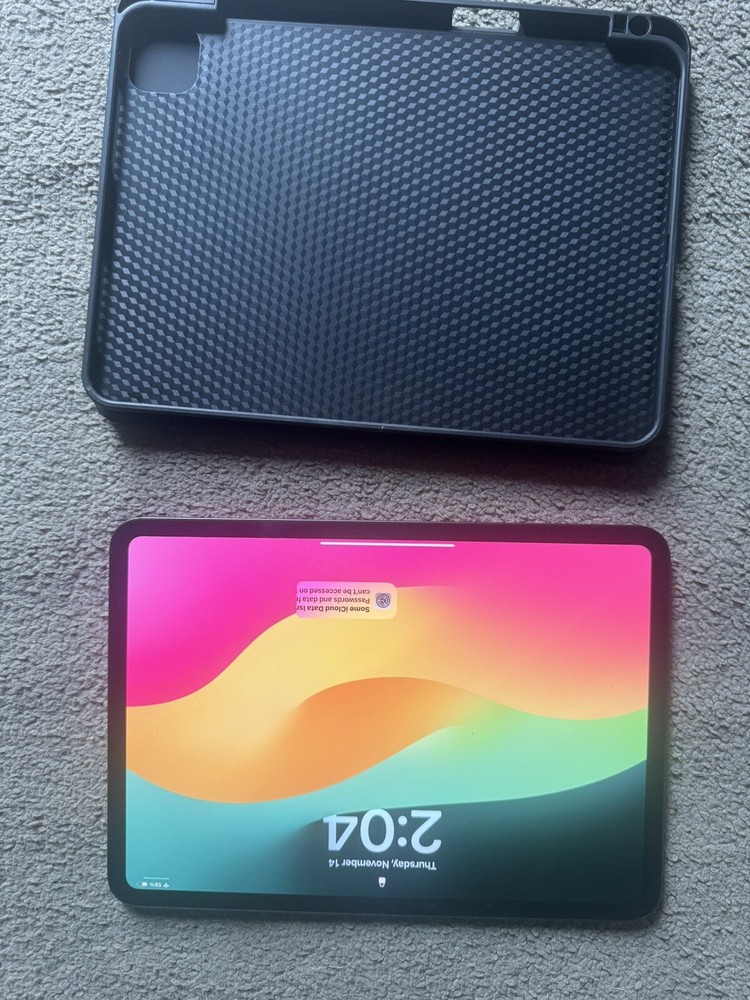 APPLE IPAD PRO 11-INCH (M4)  BLACK (WI-FI) 256GB - MVV83LL/A Folio Case Bundle