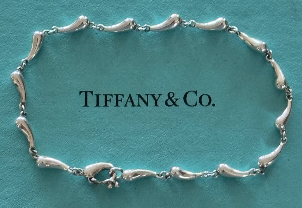 Tiffany & Co Elsa Peretti Teardrop Bracelet in 925 Sterling Silver