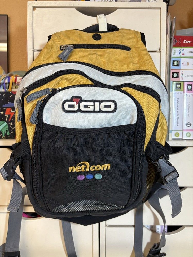 Ogio Tek Spec Padded Backpack with Ample Storage in Yellow Black Great Condition