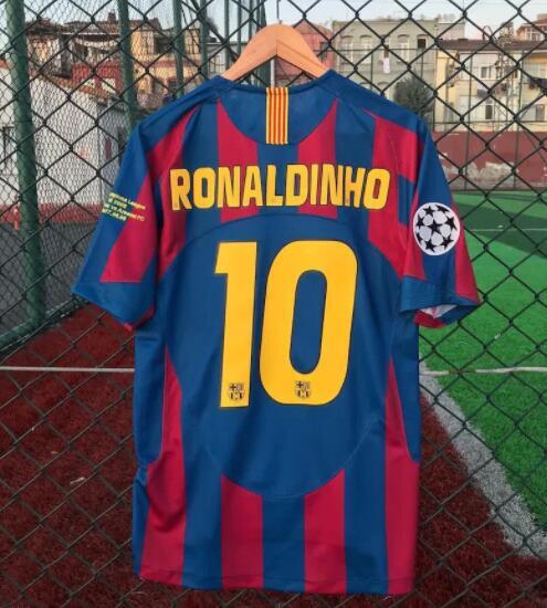 Ronaldinho #10 Jersey Barcelona 2005/06 Retro Retro Home Shirt With Patches