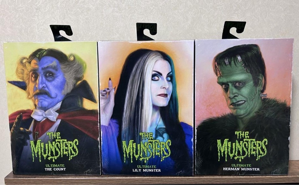 Neca Rob Zombie Munsters Count Herman and Lily Action Figures