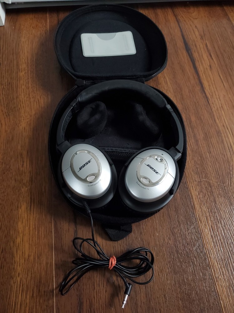 BOSE Quiet Comfort 15 QC15 Noise Cancelling Headphones Over The Ear Wired, Case