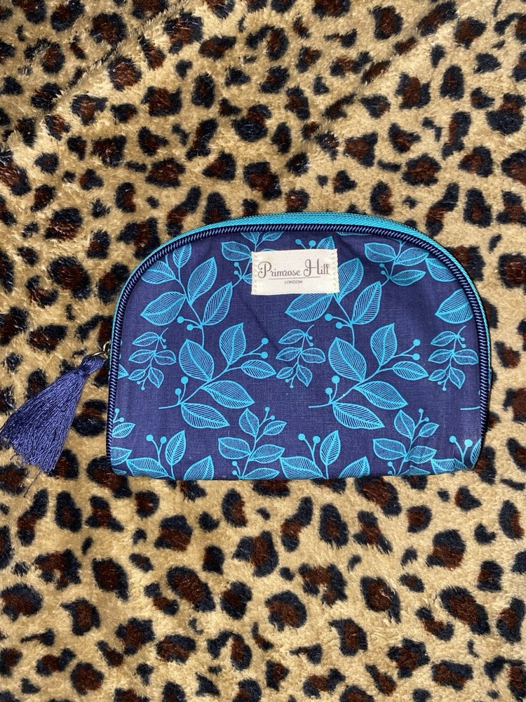 beautiful blue primrose toiletry bag 💙