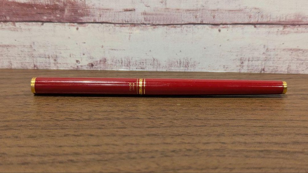 b.842 Rare PILOT Laureate REFILL 0.5