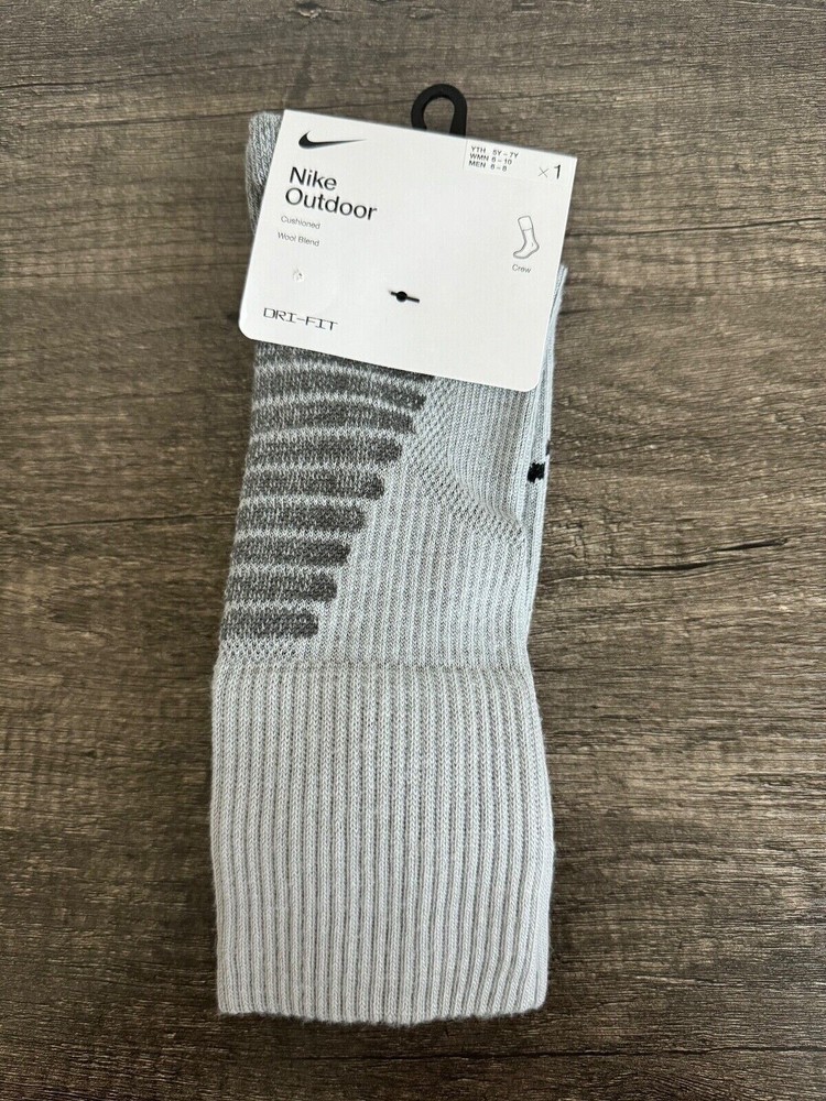 NIKE OUTDOOR WOOL BLEND DRI-FIT Cushioned CREW Socks Size: MEDIUM or LARGE (NWT)