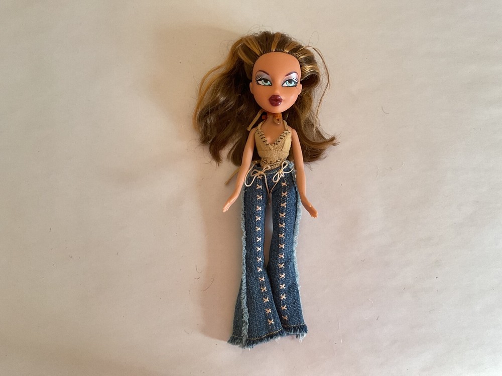 Vintage 2001 MGA Bratz Yasmin Doll with Brown Highlights Blue Eyes Red Lips