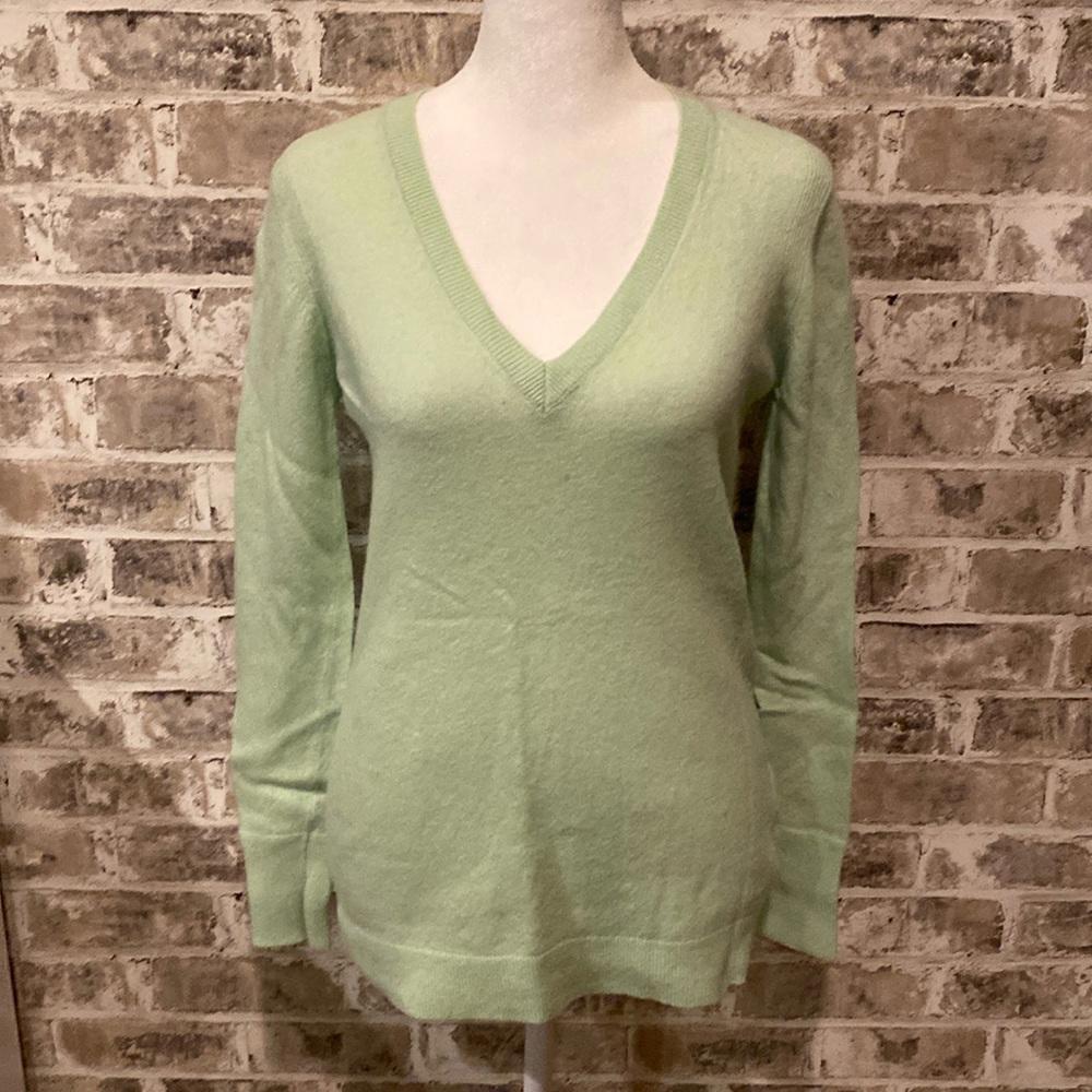 Banana Republic light green Filpucci Italian yarn v-neck sweater size S  