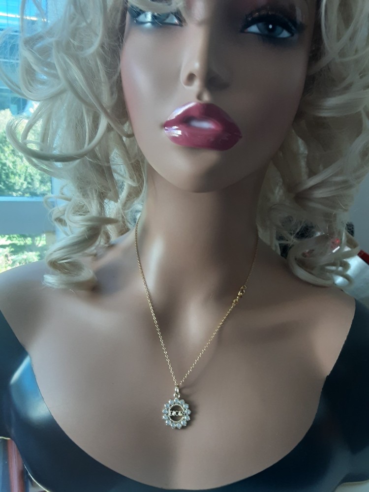 Upcycled necklace with authentic button