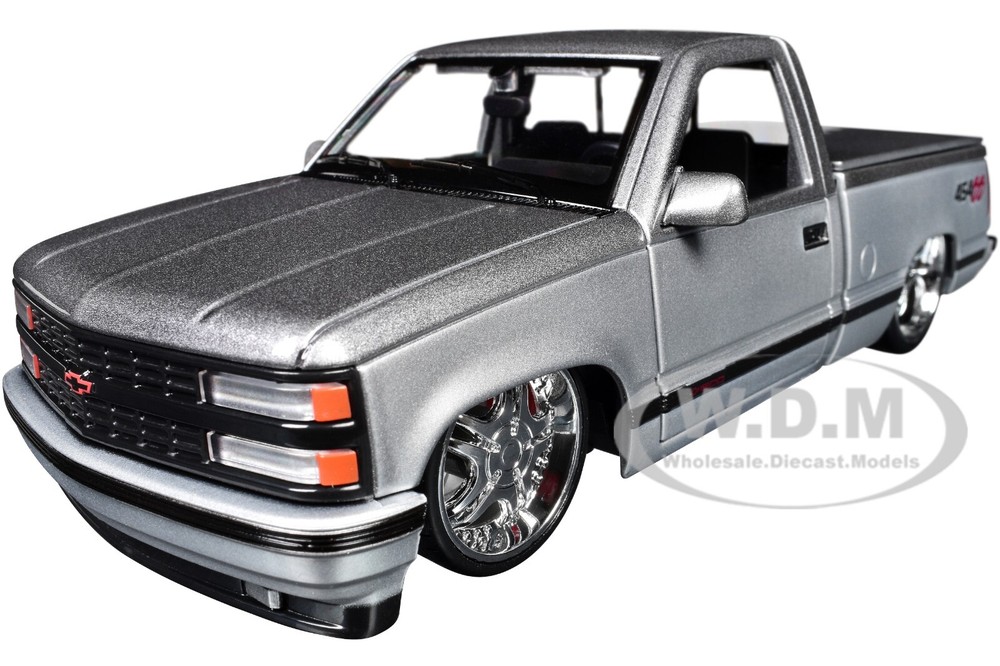 1993 CHEVROLET 454 SS PICKUP SILVER 