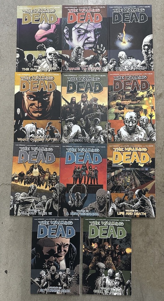 The Walking Dead Deluxe (Lot Of 10) Image Skybound