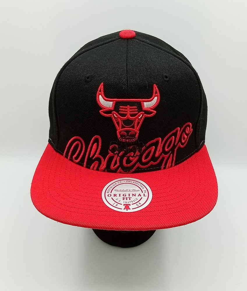 Chicago Bulls Mitchell & Ness Black/Red Cap Snapback