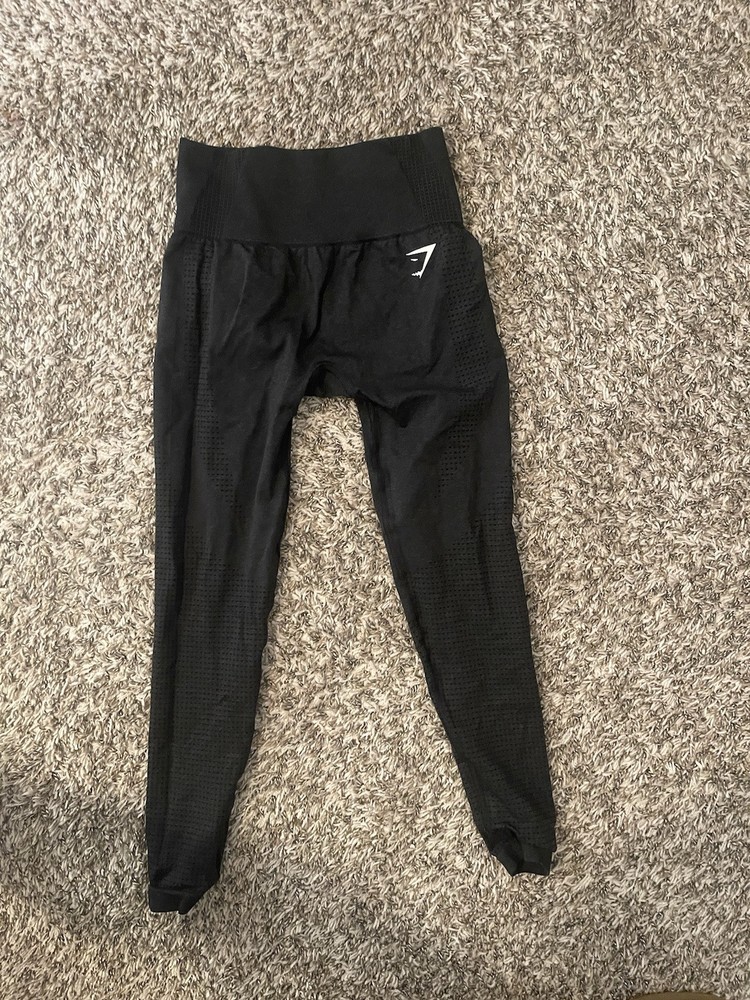 Women's Gymshark Small Black Compression Leggings for Workouts