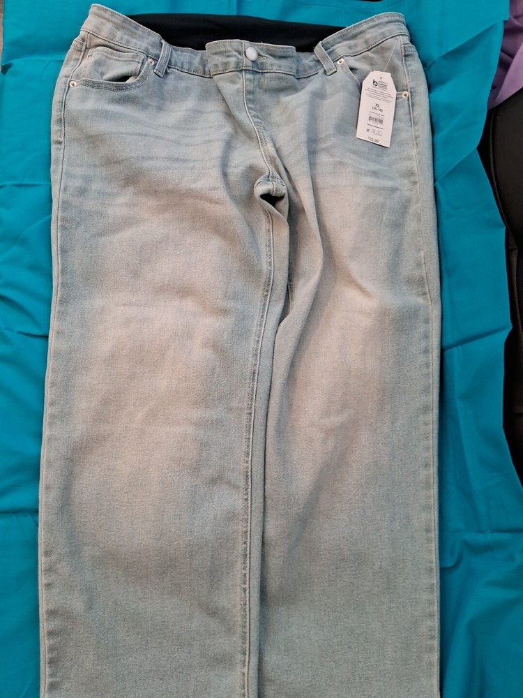 Stylish Comfort Maternity Jeans for Expecting Moms
