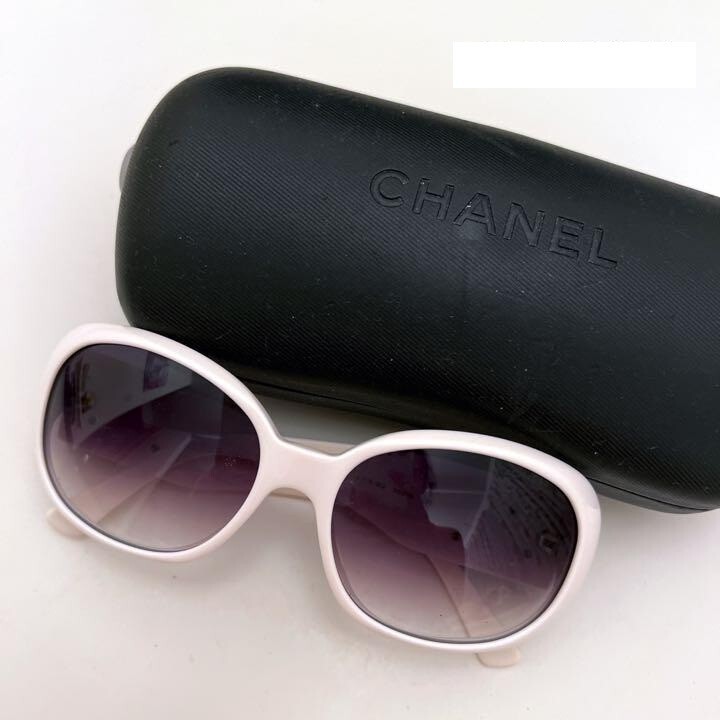 CHANEL 5113 White Cell Frame Sunglasses with Gradient Lens and Coco Logo