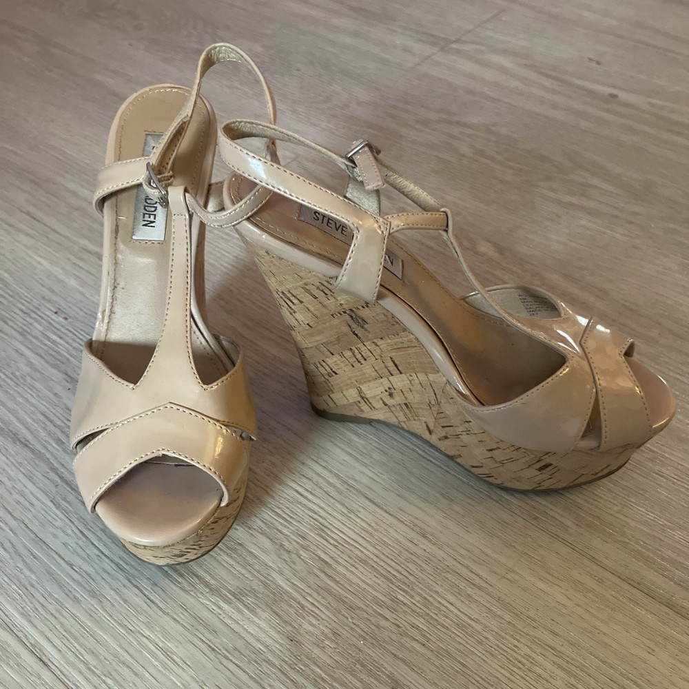 Steve Madden Beige Strappy Wedge Sandals Buckle Ankle Strap Women's Casual 6