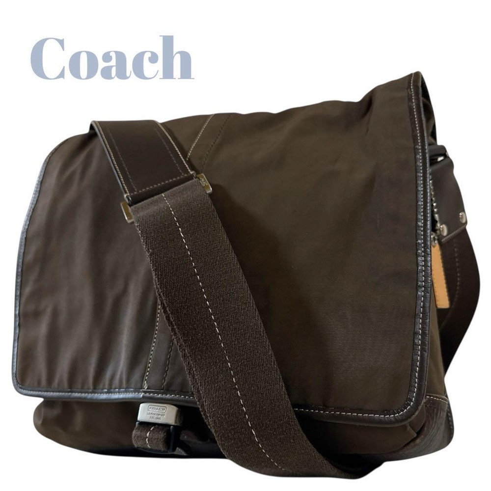 Coach Flap Messenger Bag with A4 Storage – Stylish Shoulder Carry  