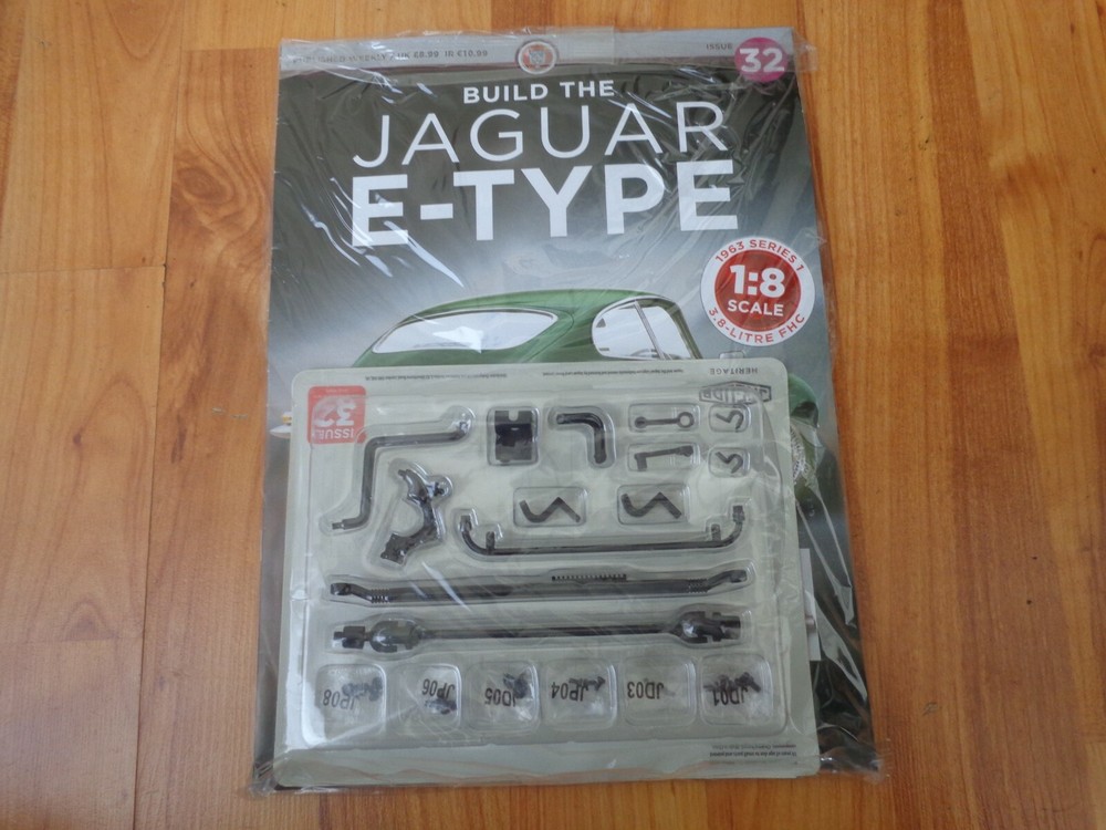 1/8 DEAGOSTINI BUILD YOUR OWN THE JAGUAR E-TYPE CAR ISSUE 32 INC PART