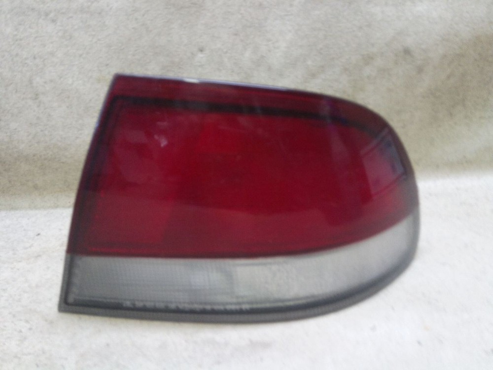 93-97 MAZDA 626 Right Tail Light Assembly D153-200801 OEM Fit