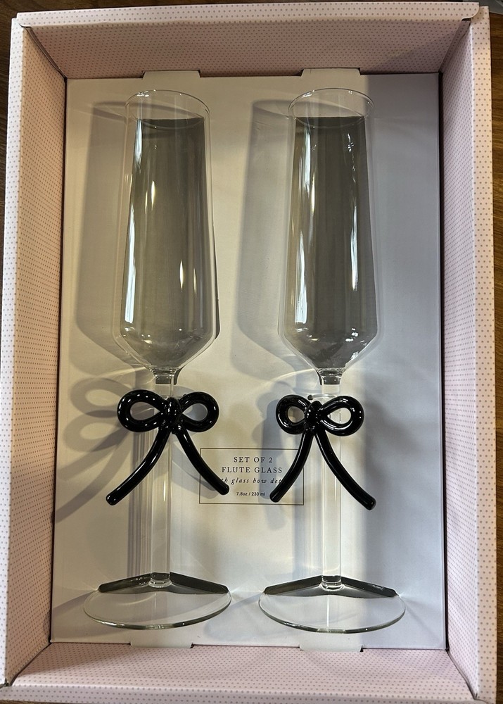 Cupcakes And Cashmere Black Bow Champagne Flutes 7.8 oz New