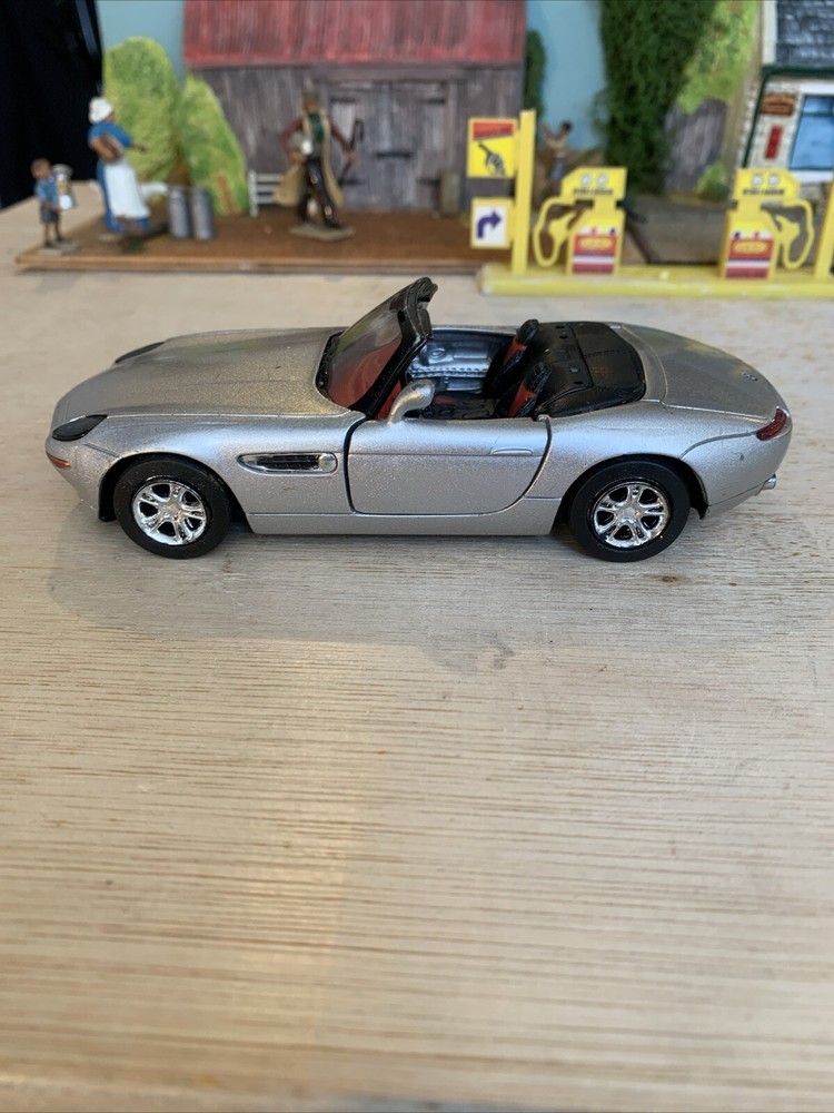 NewRay BMW Z8 2000 1:43 Silver Diecast Model - Used Condition