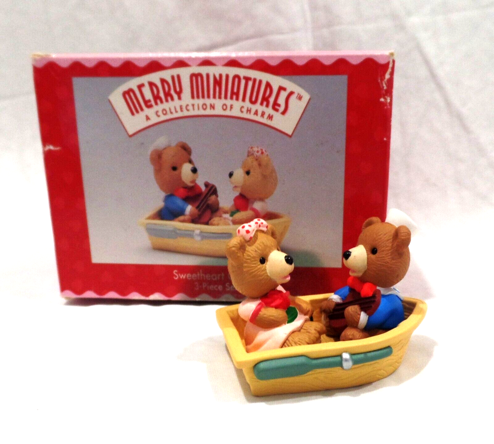 1996 Hallmark Sweetheart Cruise Bear Merry Miniatures 3-Piece Boat Set