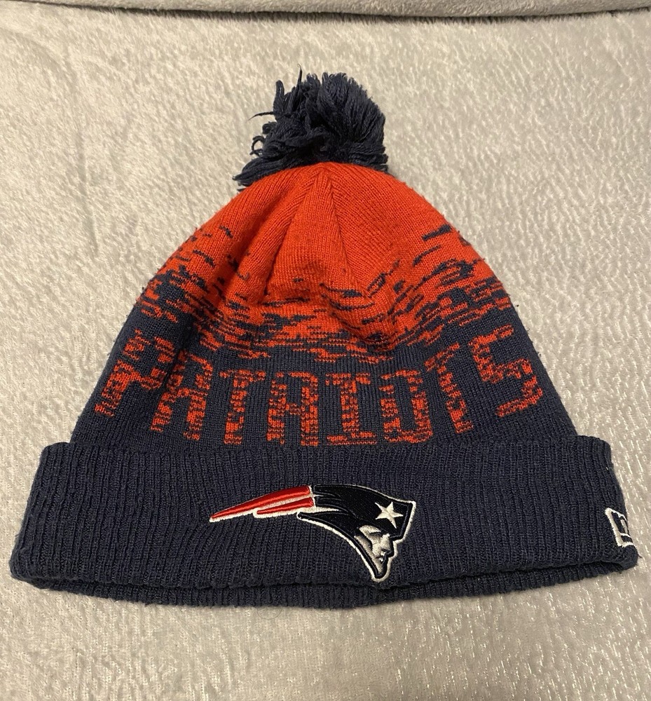New Era Patriots NFL Football 🏈 Team Hype Logo Big Beanie Hat 🎩