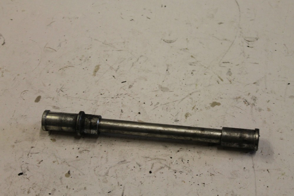 01-04 Kawasaki zr7s front wheel axle bolt zr7