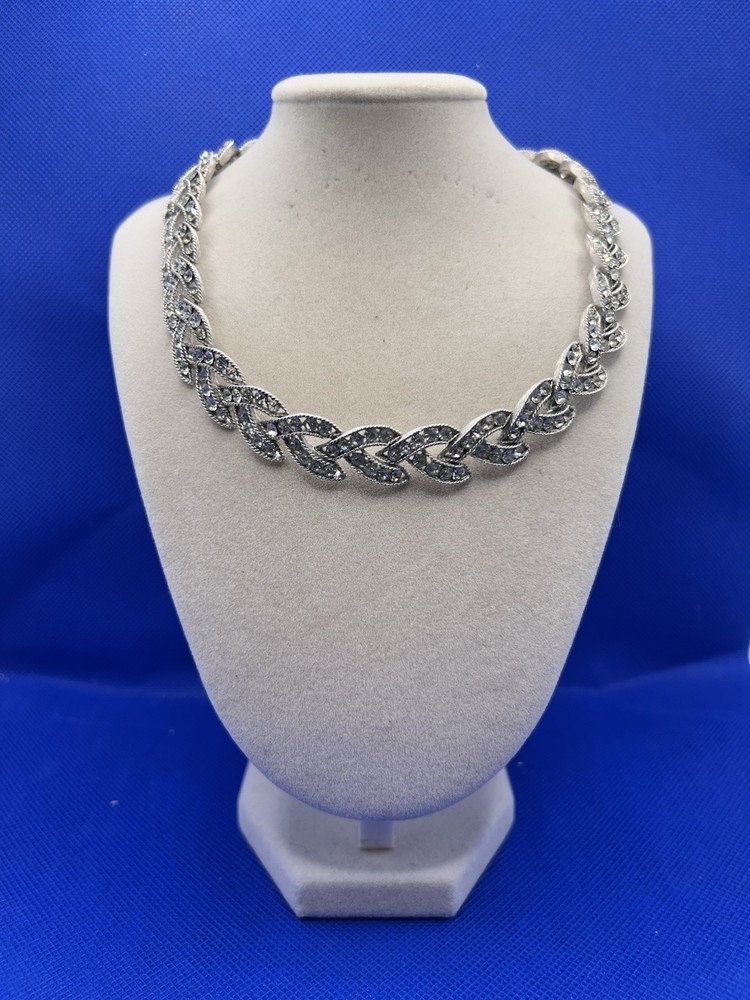 Vintage Rhinestone Silver Tone Necklace Trifari Signed