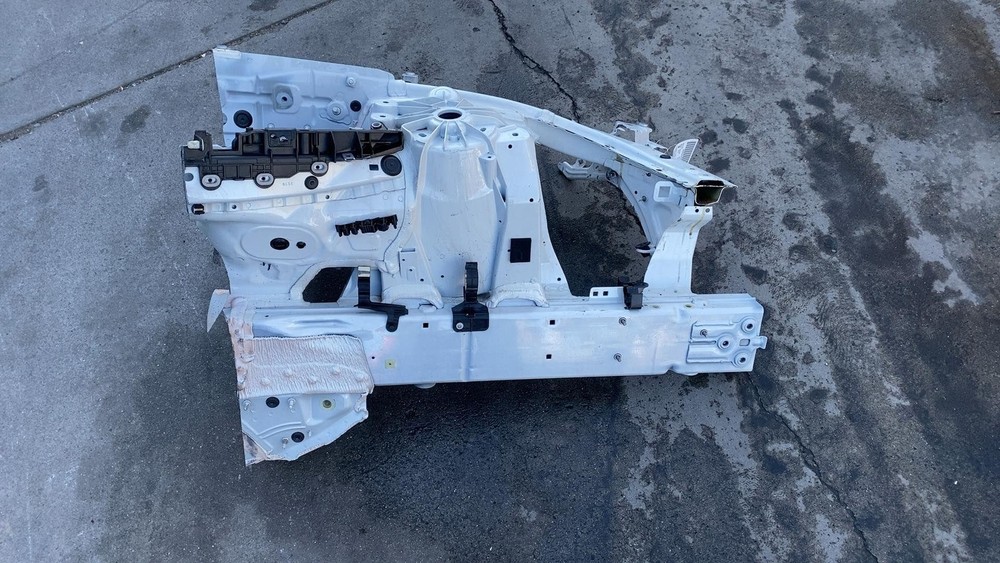 2018-2019 BMW 530e Left Front Frame Horn Structural Cutout LH