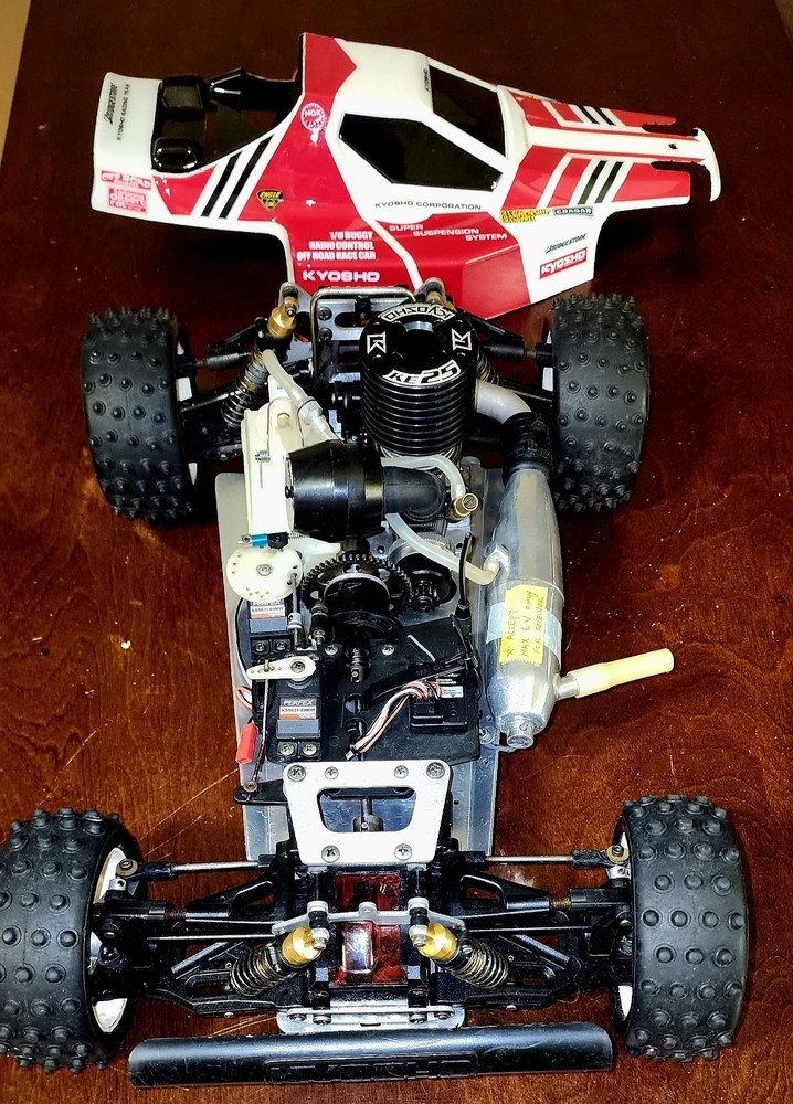 KYOSHO BURNS,1:8 NEW KE25 ENGINE, EVERYTHING REFURBISHED. VINTAGE GOLD!