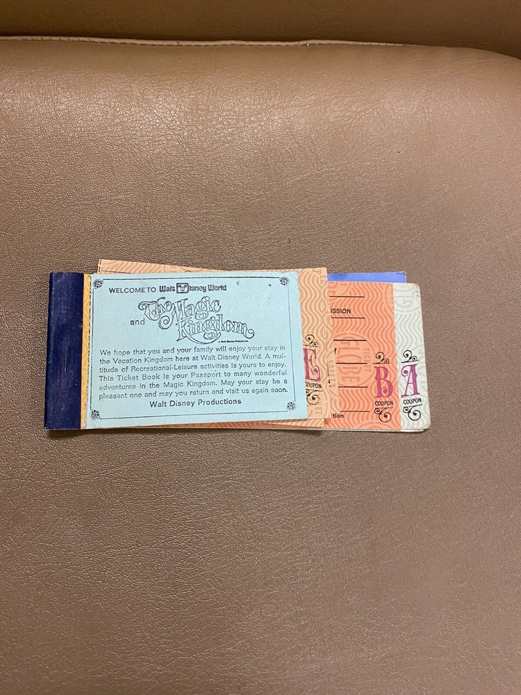 1975 Vintage Magic Kingdom Coupon Book Welcome All Souvenir-image