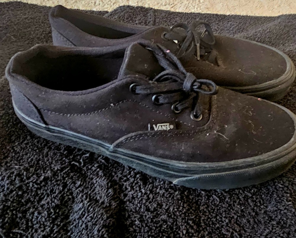 🛹 Vans Authentic Triple Black Low Sneakers Women's Size 7.5 Skate Casual Shoes