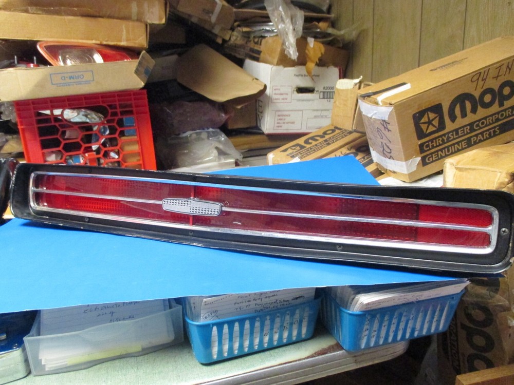 taillight assembly.70 Dodge Monaco,new,N.O.S.left side 3403297