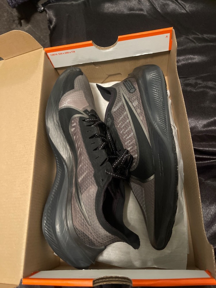 Size 8 - Nike Zoom Gravity Black Anthracite