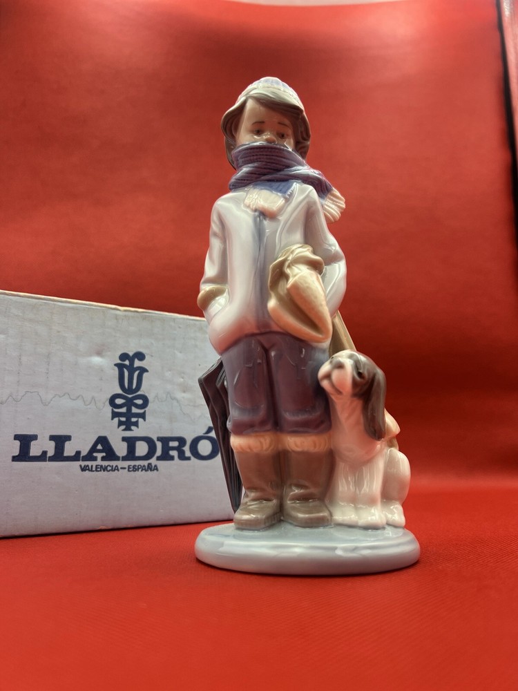Lladro Winter Boy with Dog 5220 Porcelain Figurine Spain