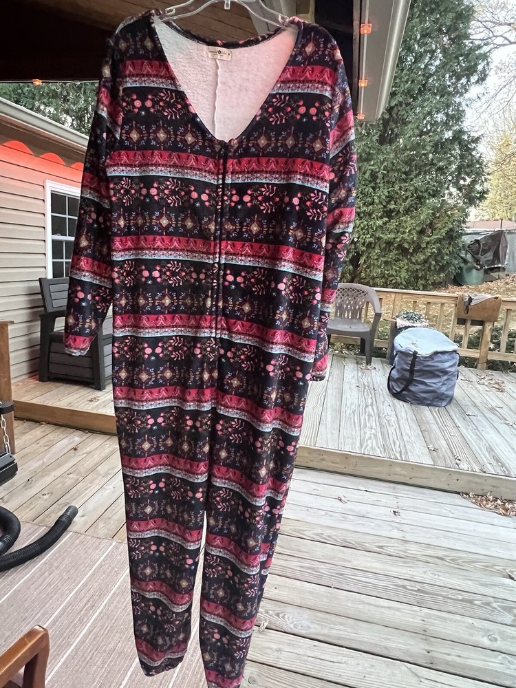 NWOT Natural Life One Piece Pajamas Medium Soft Fleece Full Zip
